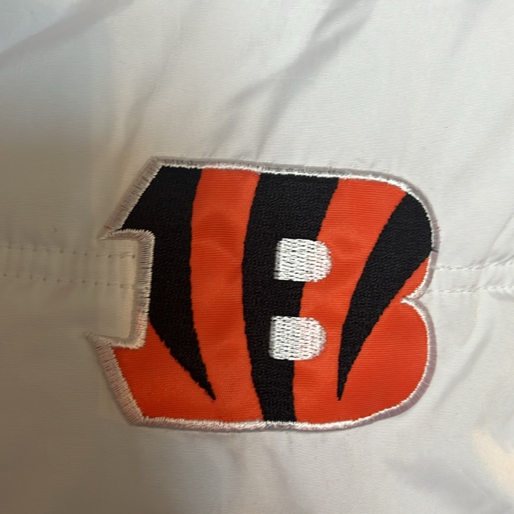 Beautiful Cincinnati Bengals white NFL vest, worn once! - Picture 2 of 5